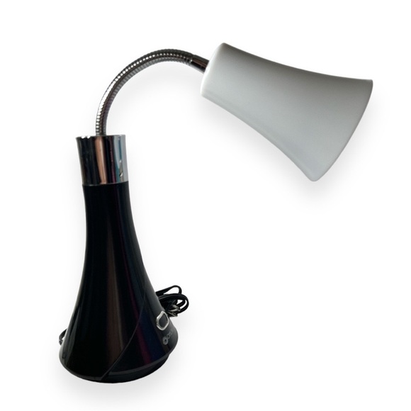 OttLite Tulip Adjustable Gooseneck Desk Table Lamp Black White‎ Chrome 16.5” - Picture 1 of 5